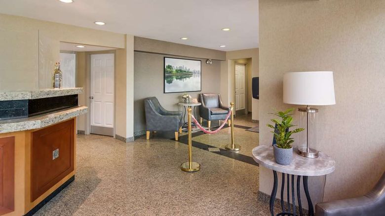 <b>SureStay by BW North Vancouver Capilano Lobby</b>. Images powered by <a href="https://iceportal.shijigroup.com/" title="IcePortal" target="_blank">IcePortal</a>.