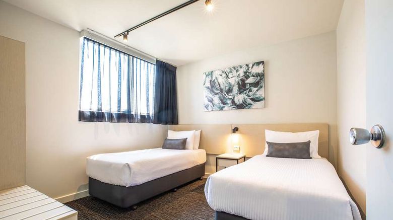 <b>Nightcap at Westside Hotel Suite</b>. Images powered by <a href="https://iceportal.shijigroup.com/" title="IcePortal" target="_blank">IcePortal</a>.