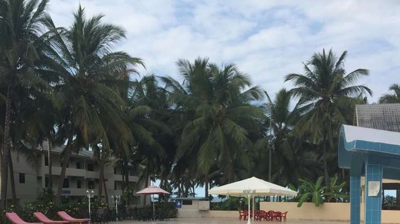<b>Oceanic Bay Hotel and Resort Pool</b>. Images powered by <a href="https://iceportal.shijigroup.com/" title="IcePortal" target="_blank">IcePortal</a>.