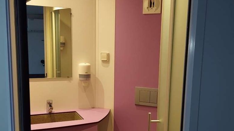 <b>Balladins Saintes Room</b>. Images powered by <a href="https://iceportal.shijigroup.com/" title="IcePortal" target="_blank">IcePortal</a>.