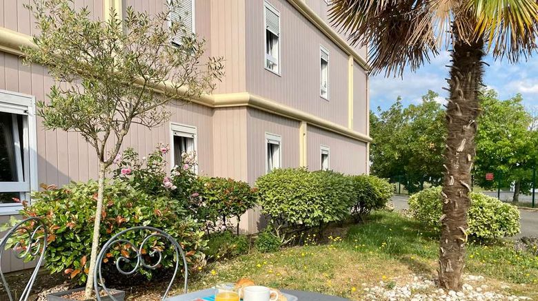 <b>P'tit Dej-Hotel Orleans La Chapelle Restaurant</b>. Images powered by <a href="https://iceportal.shijigroup.com/" title="IcePortal" target="_blank">IcePortal</a>.