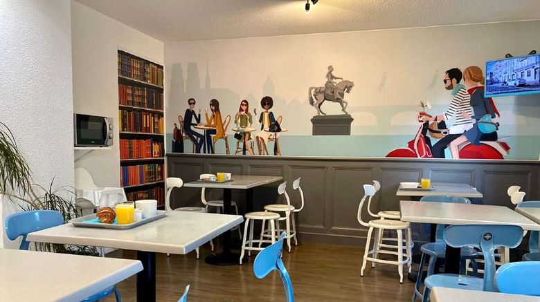 <b>P'tit Dej-Hotel Orleans La Chapelle Restaurant</b>. Images powered by <a href="https://iceportal.shijigroup.com/" title="IcePortal" target="_blank">IcePortal</a>.