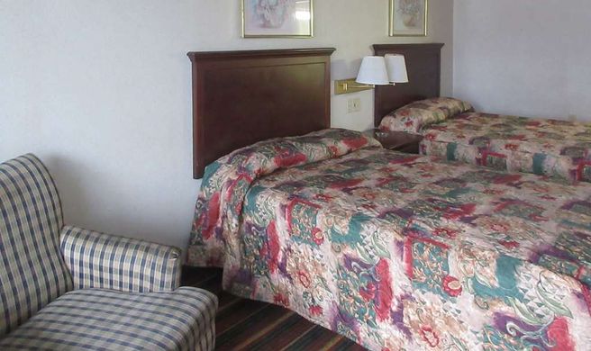 Rodeway Inn Dunmore Room