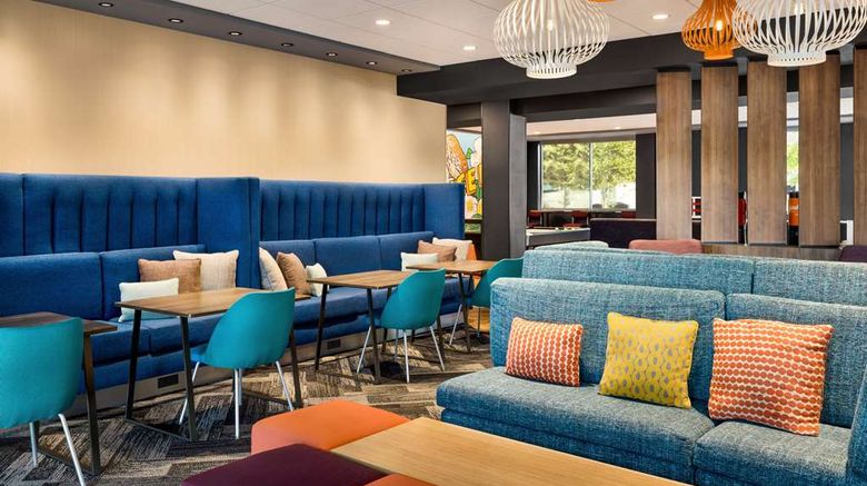 <b>Tru by Hilton Lawrenceville Atlanta I-85 Lobby</b>. Images powered by <a href="https://iceportal.shijigroup.com/" title="IcePortal" target="_blank">IcePortal</a>.
