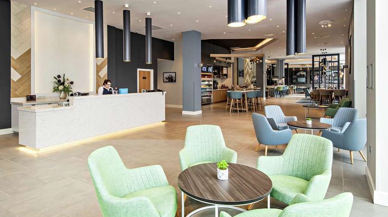 <b>Hilton Garden Inn Abingdon Oxford Lobby</b>. Images powered by <a href="https://iceportal.shijigroup.com/" title="IcePortal" target="_blank">IcePortal</a>.