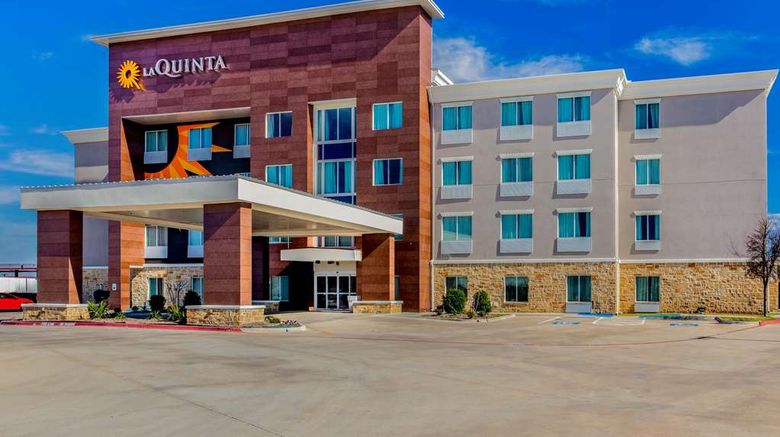 La Quinta Inn  and  Suites Northlake Exterior. Images powered by <a href="https://iceportal.shijigroup.com" target="_blank" rel="noopener">Ice Portal</a>.