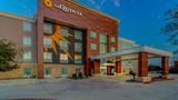 La Quinta Inn & Suites Northlake Exterior
