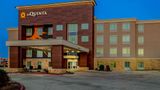 La Quinta Inn & Suites Northlake Exterior