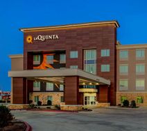La Quinta Inn & Suites Northlake Exterior