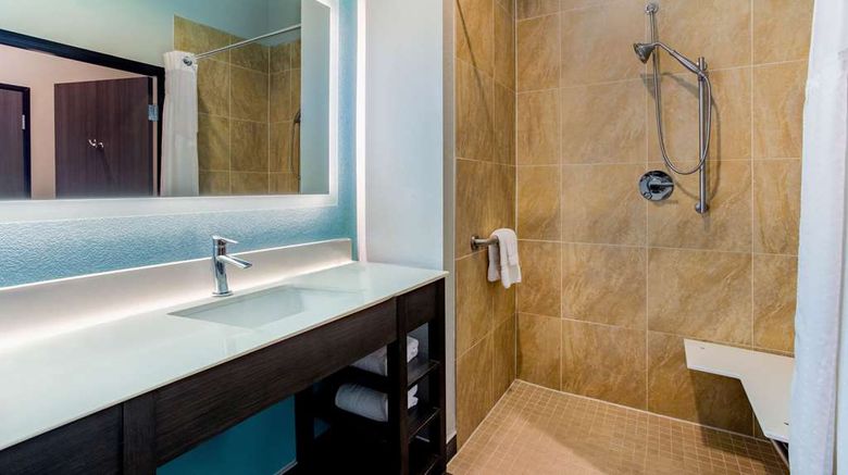 <b>La Quinta Inn & Suites Northlake Room</b>. Images powered by <a href="https://iceportal.shijigroup.com/" title="IcePortal" target="_blank">IcePortal</a>.