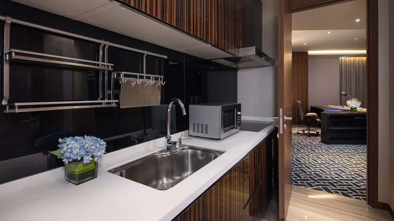 <b>Radisson Blu Zhengzhou Huiji Suite</b>. Images powered by <a href="https://iceportal.shijigroup.com/" title="IcePortal" target="_blank">IcePortal</a>.