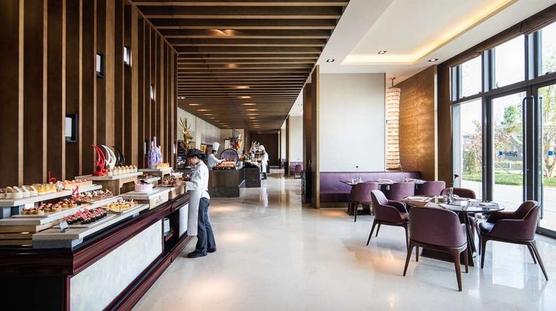<b>Radisson Blu Zhengzhou Huiji Restaurant</b>. Images powered by <a href="https://iceportal.shijigroup.com/" title="IcePortal" target="_blank">IcePortal</a>.