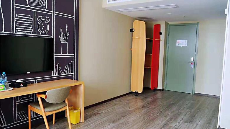 <b>Ibis Guangyuan City Square Hotel Room</b>. Images powered by <a href="https://iceportal.shijigroup.com/" title="IcePortal" target="_blank">IcePortal</a>.