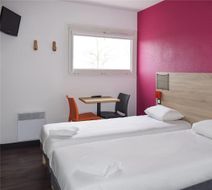 HotelF1 Bourges Le Subdray Room