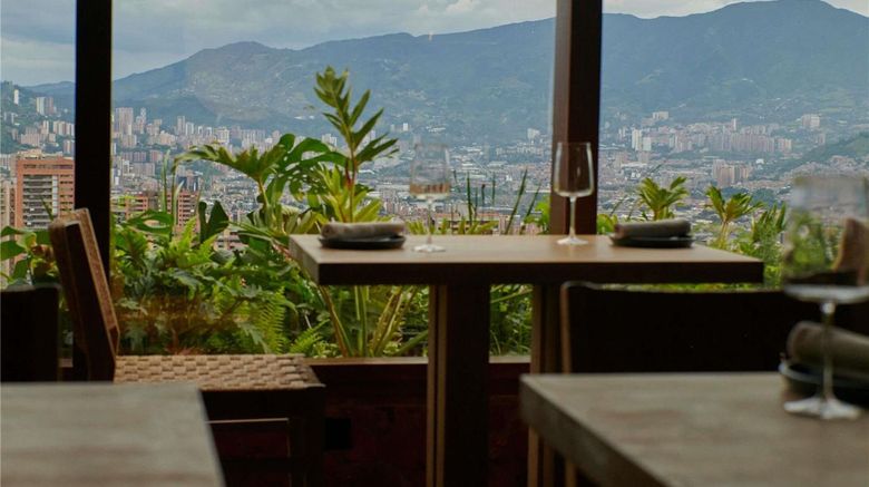 <b>Novotel Medellin El Tesoro Restaurant</b>. Images powered by <a href="https://iceportal.shijigroup.com/" title="IcePortal" target="_blank">IcePortal</a>.