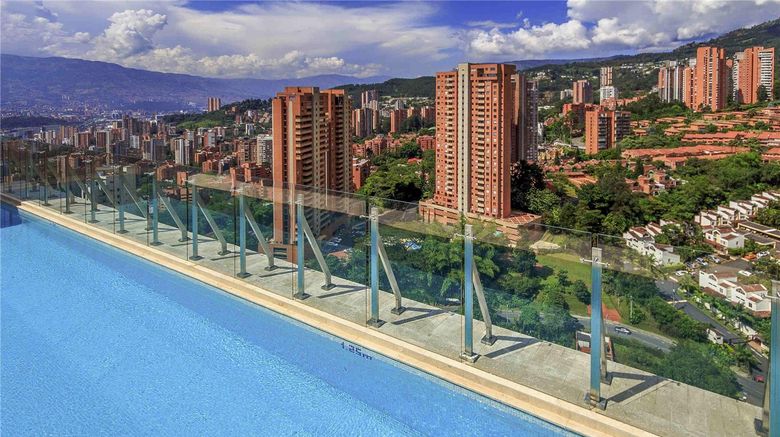 <b>Novotel Medellin El Tesoro Pool</b>. Images powered by <a href="https://iceportal.shijigroup.com/" title="IcePortal" target="_blank">IcePortal</a>.