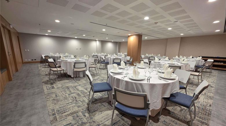 <b>Novotel Bogota Parque 93 Meeting</b>. Images powered by <a href="https://iceportal.shijigroup.com/" title="IcePortal" target="_blank">IcePortal</a>.