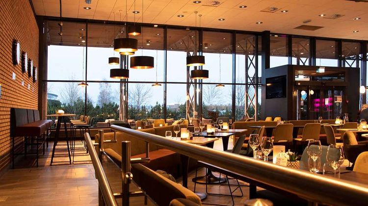 Park Inn by Radisson Oslo Airport West Lobby