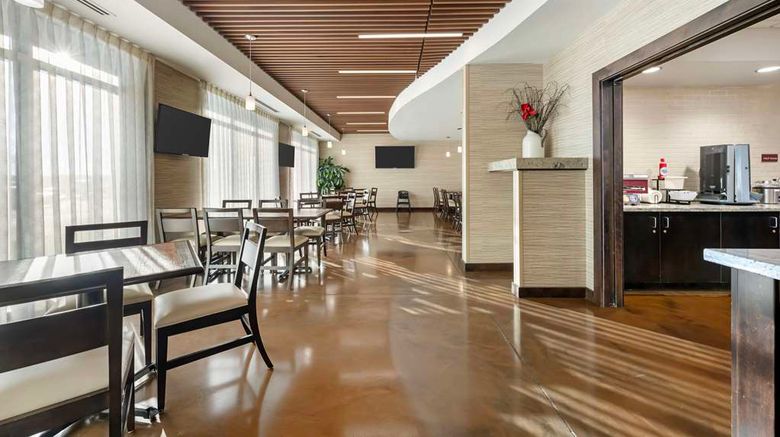 <b>Best Western Plus Lakeview Hotel Restaurant</b>. Images powered by <a href="https://iceportal.shijigroup.com/" title="IcePortal" target="_blank">IcePortal</a>.