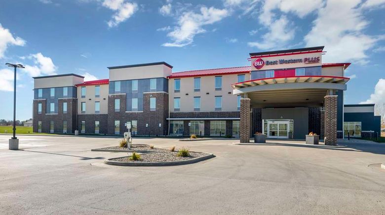 <b>Best Western Plus Lakeview Hotel Exterior</b>. Images powered by <a href="https://iceportal.shijigroup.com/" title="IcePortal" target="_blank">IcePortal</a>.