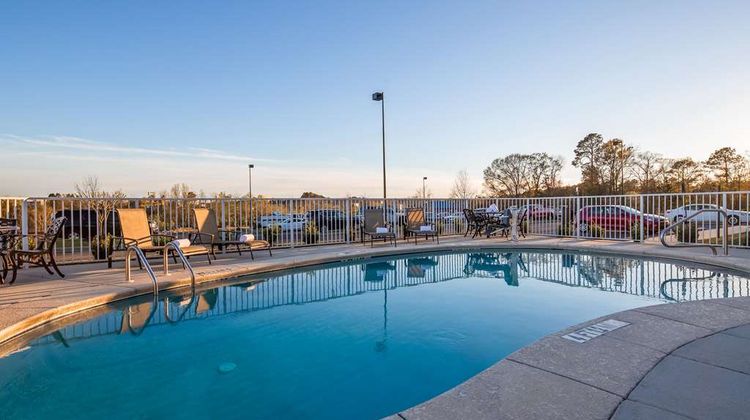 Best Western Dothan Inn & Suites Pool