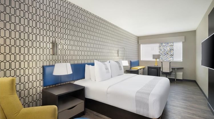 GLo Best Western Tulsa Catoosa Room