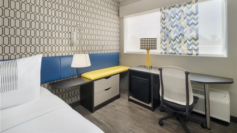 <b>GLo Best Western Tulsa Catoosa Room</b>. Images powered by <a href="https://iceportal.shijigroup.com/" title="IcePortal" target="_blank">IcePortal</a>.