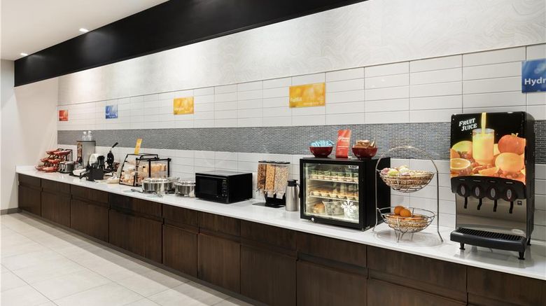<b>GLo Best Western Tulsa Catoosa Restaurant</b>. Images powered by <a href="https://iceportal.shijigroup.com/" title="IcePortal" target="_blank">IcePortal</a>.