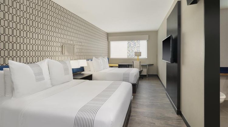GLo Best Western Tulsa Catoosa Room