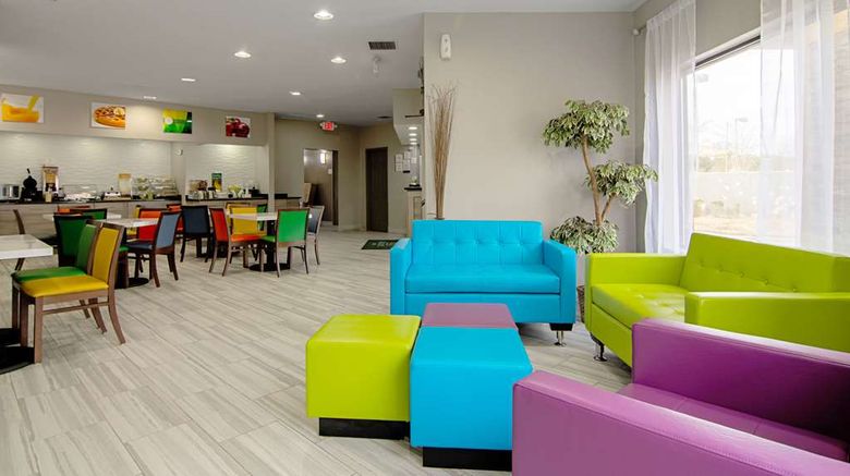 <b>Quality Inn Villa Rica Lobby</b>. Images powered by <a href="https://iceportal.shijigroup.com/" title="IcePortal" target="_blank">IcePortal</a>.