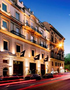 Leon's Place Hotel
