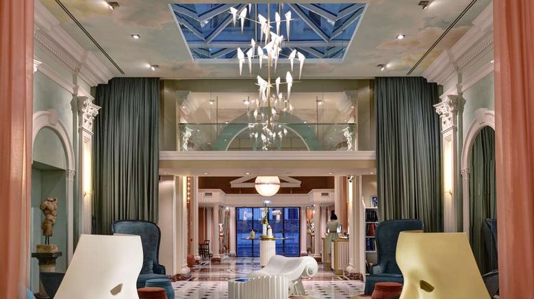 <b>Leon's Place Hotel Lobby</b>. Images powered by <a href="https://iceportal.shijigroup.com/" title="IcePortal" target="_blank">IcePortal</a>.