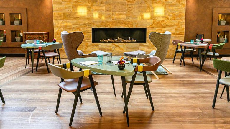 <b>Enterprise Hotel Milano Restaurant</b>. Images powered by <a href="https://iceportal.shijigroup.com/" title="IcePortal" target="_blank">IcePortal</a>.