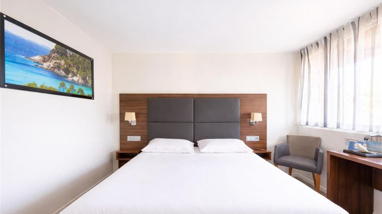 Kyriad Bordeaux Ouest-Merignac Aeroport Room