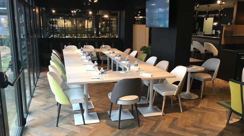 <b>Kyriad Crepy-en-Valois Meeting</b>. Images powered by <a href="https://iceportal.shijigroup.com/" title="IcePortal" target="_blank">IcePortal</a>.