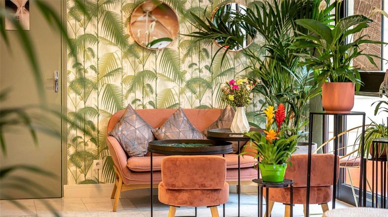 <b>Hotel Ariane Montparnasse Lobby</b>. Images powered by <a href="https://iceportal.shijigroup.com/" title="IcePortal" target="_blank">IcePortal</a>.