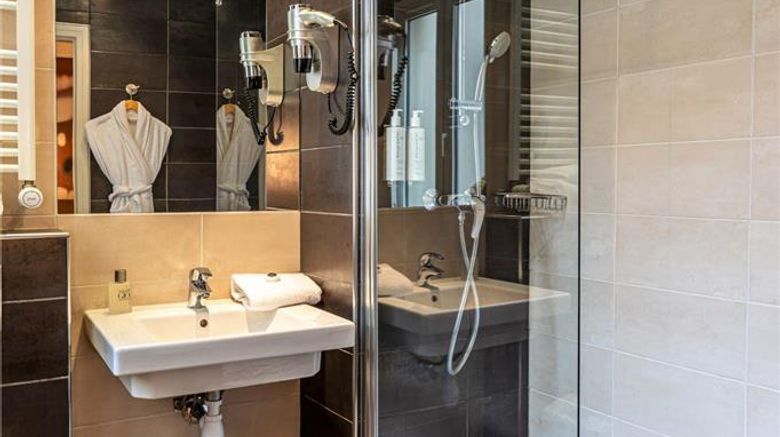 <b>Hotel Ariane Montparnasse Room</b>. Images powered by <a href="https://iceportal.shijigroup.com/" title="IcePortal" target="_blank">IcePortal</a>.