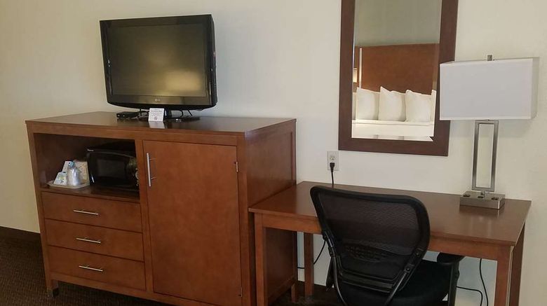 <b>SureStay Hotel by Best Western Hollister Other</b>. Images powered by <a href="https://iceportal.shijigroup.com/" title="IcePortal" target="_blank">IcePortal</a>.