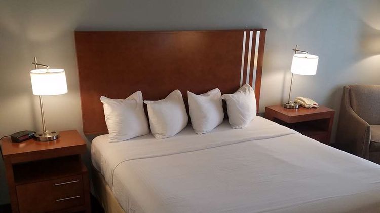 SureStay Hotel by Best Western Hollister Room