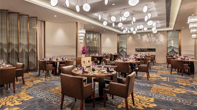 Howard Johnson by Wyndham Jimei Lake Plz Restaurant