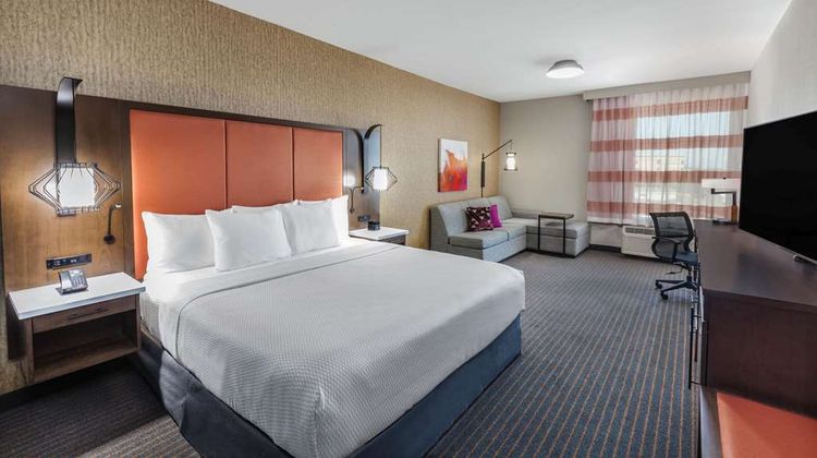 La Quinta Inn & Suites Houston East I-10 Room