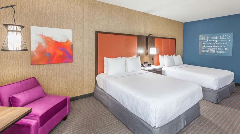 <b>La Quinta Inn & Suites Houston East I-10 Room</b>. Images powered by <a href="https://iceportal.shijigroup.com/" title="IcePortal" target="_blank">IcePortal</a>.