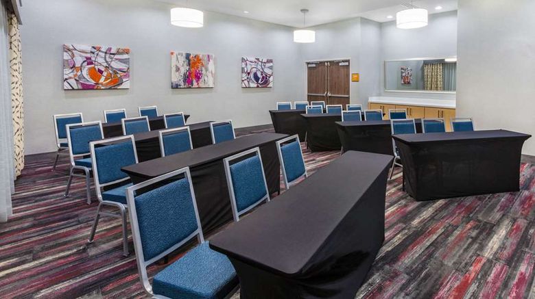 <b>La Quinta Inn & Suites Houston East I-10 Meeting</b>. Images powered by <a href="https://iceportal.shijigroup.com/" title="IcePortal" target="_blank">IcePortal</a>.
