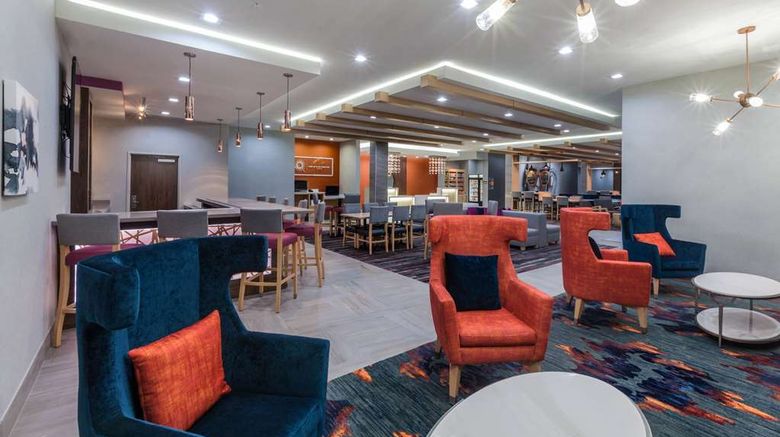 <b>La Quinta Inn & Suites Houston East I-10 Restaurant</b>. Images powered by <a href="https://iceportal.shijigroup.com/" title="IcePortal" target="_blank">IcePortal</a>.