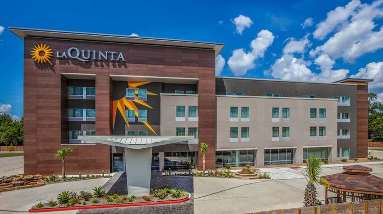 La Quinta Inn & Suites Houston East I-10 Exterior