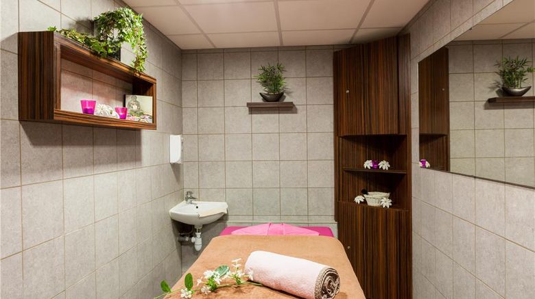 <b>Hotel Les Thermes de l'Avenue Spa</b>. Images powered by <a href="https://iceportal.shijigroup.com/" title="IcePortal" target="_blank">IcePortal</a>.