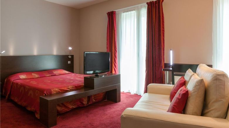 <b>Hotel Les Thermes de l'Avenue Suite</b>. Images powered by <a href="https://iceportal.shijigroup.com/" title="IcePortal" target="_blank">IcePortal</a>.