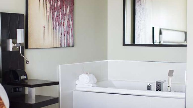 <b>Hotel Levesque Room</b>. Images powered by <a href="https://iceportal.shijigroup.com/" title="IcePortal" target="_blank">IcePortal</a>.