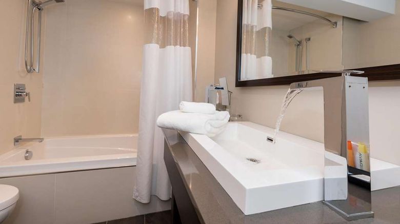 <b>Hotel Levesque Suite</b>. Images powered by <a href="https://iceportal.shijigroup.com/" title="IcePortal" target="_blank">IcePortal</a>.