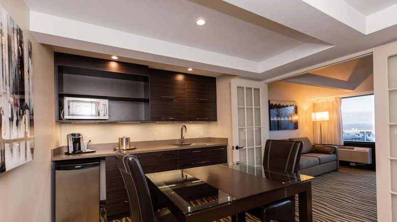 <b>Hotel Levesque Suite</b>. Images powered by <a href="https://iceportal.shijigroup.com/" title="IcePortal" target="_blank">IcePortal</a>.